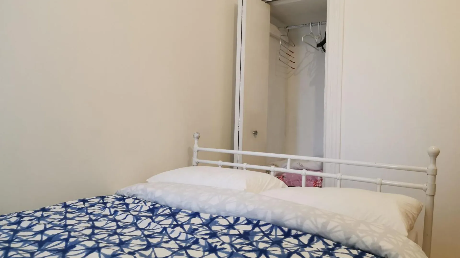 Delightful Room Near Metro Monk Station With Self Check-In Montreal