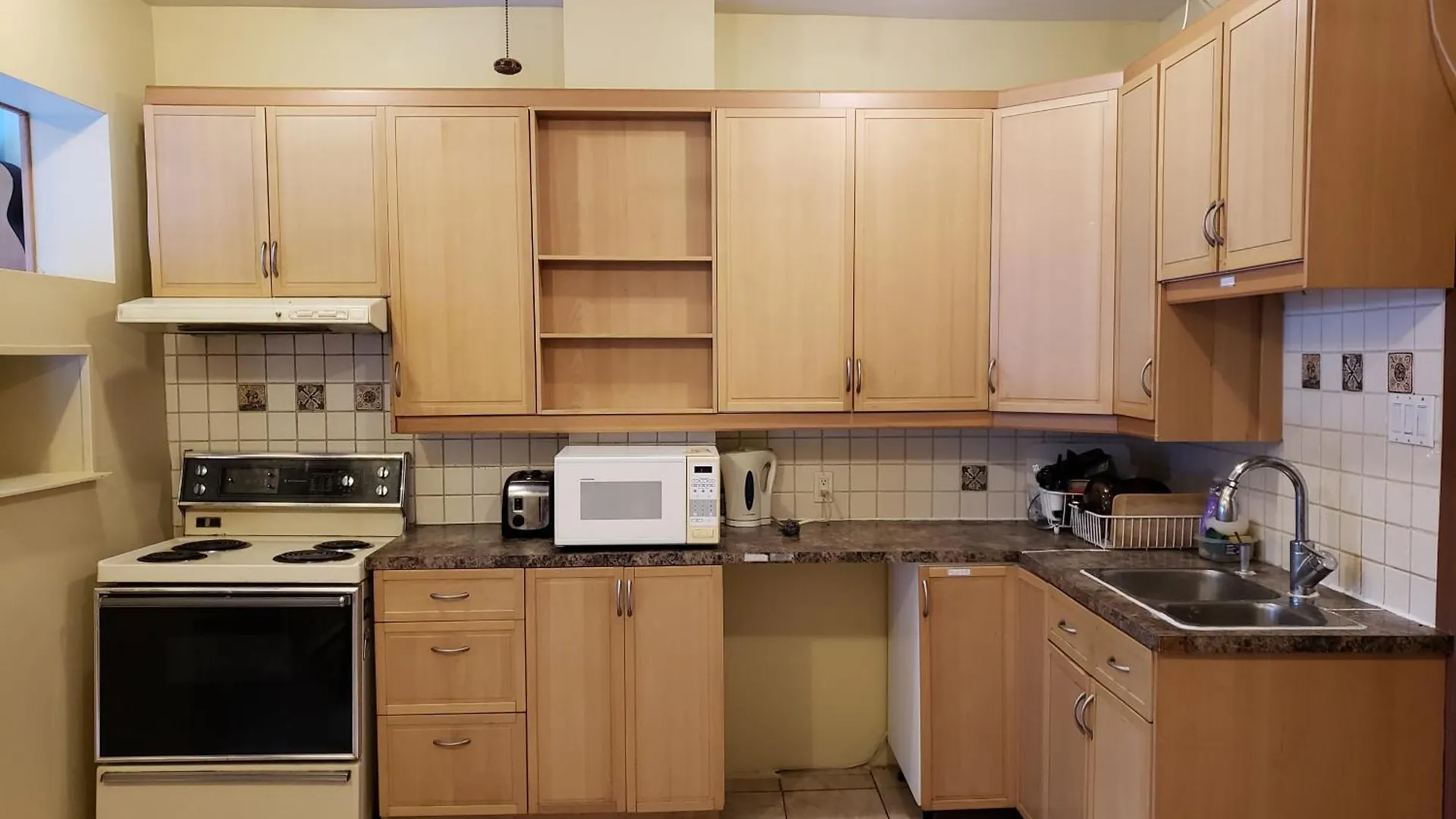 Delightful Room Near Metro Monk Station With Self Check-In Montreal 0*,  Canada